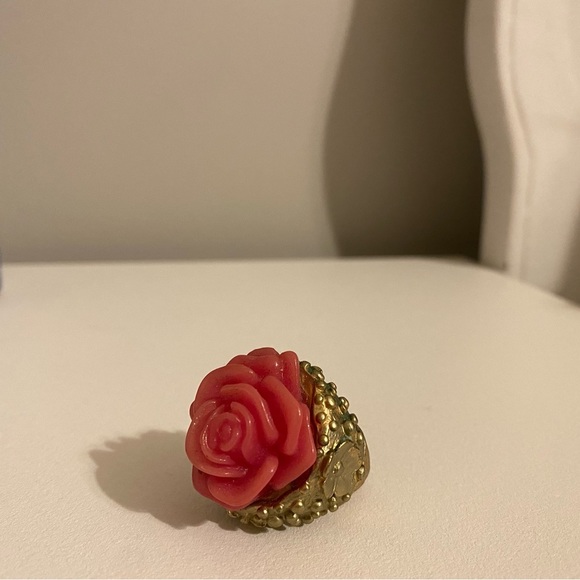 Jewelry - Gold and Pink rose ring